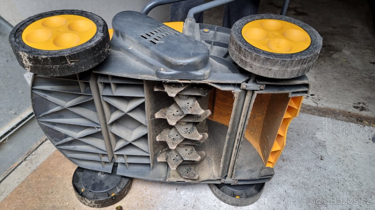 Vertikutátor Stiga VE 32 1500W + koš - 2