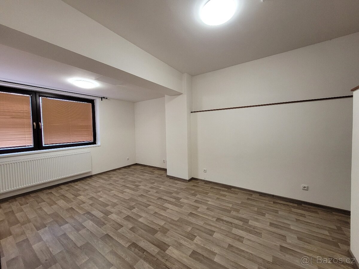 Pronájem bytu 2+kk Holešov - 2