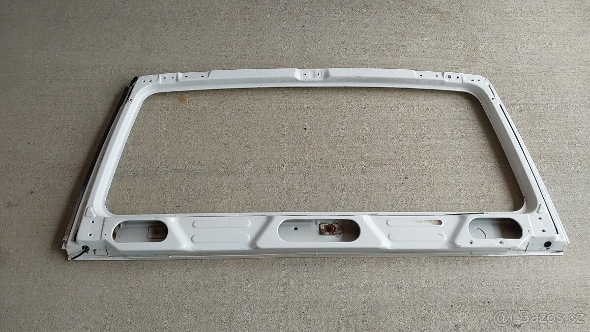 Suzuki Samurai SJ413 – Rám čelního skla bílý - 2