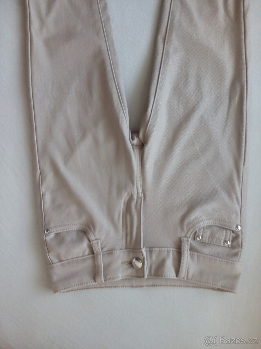 Prodám dívčí kalhoty. - 2