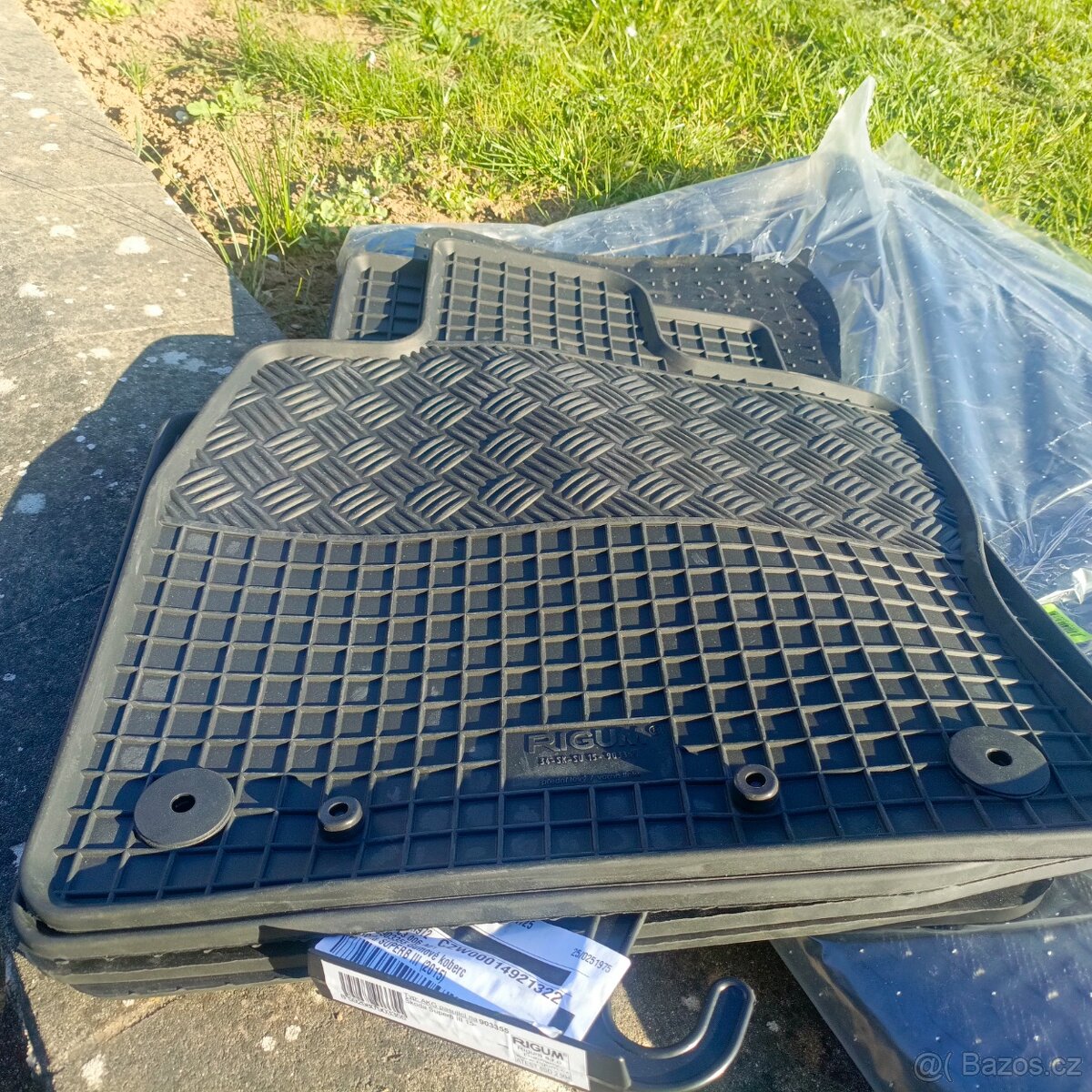 Koberečky a plastová vana do Superb combi 3 - 2