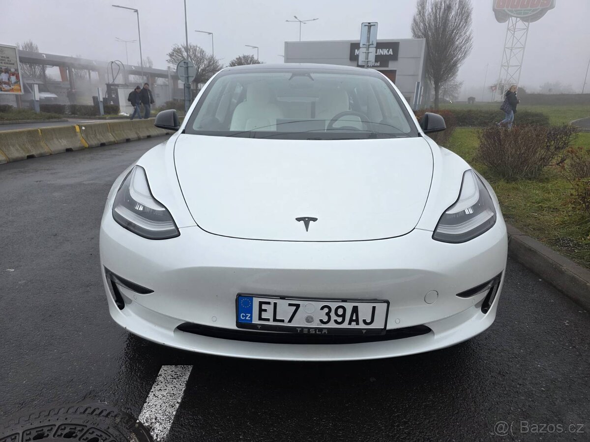 Tesla model 3 perf. i na splátky všem - registry neřeším - 2