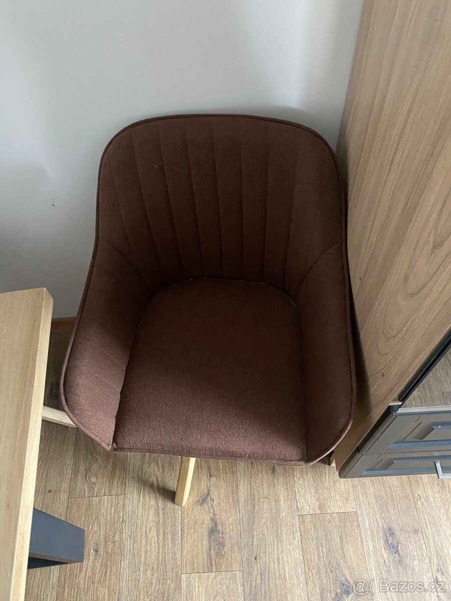 Jidelni stul a 6 jidelnich křesílek - 2