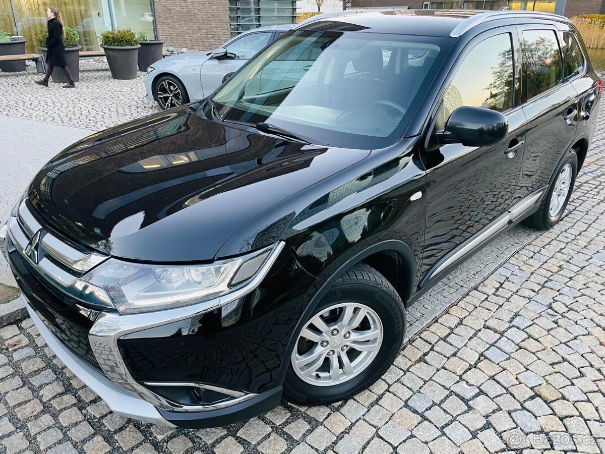 Mitsubishi Outlander 2.0i BENZÍN MANUÁL LED KAMERA 2WD 2017 - 2