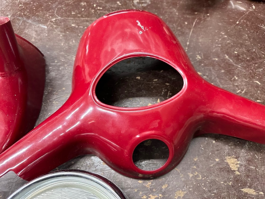 Vrchní a spodní maska, tachometr, prední svetlo, ULOŽENKA - 2