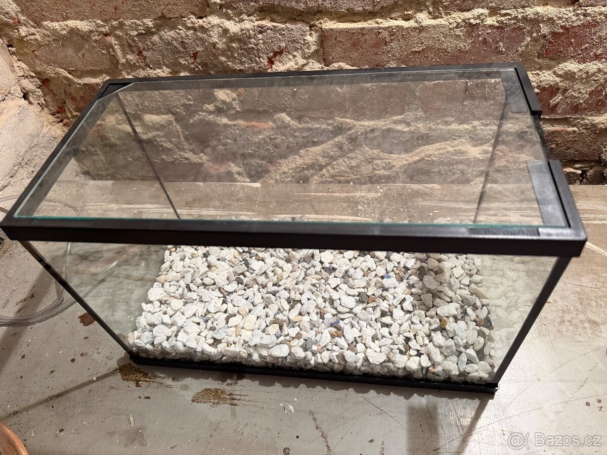Prodám akvárium 20l i s příslušenstvím - 2