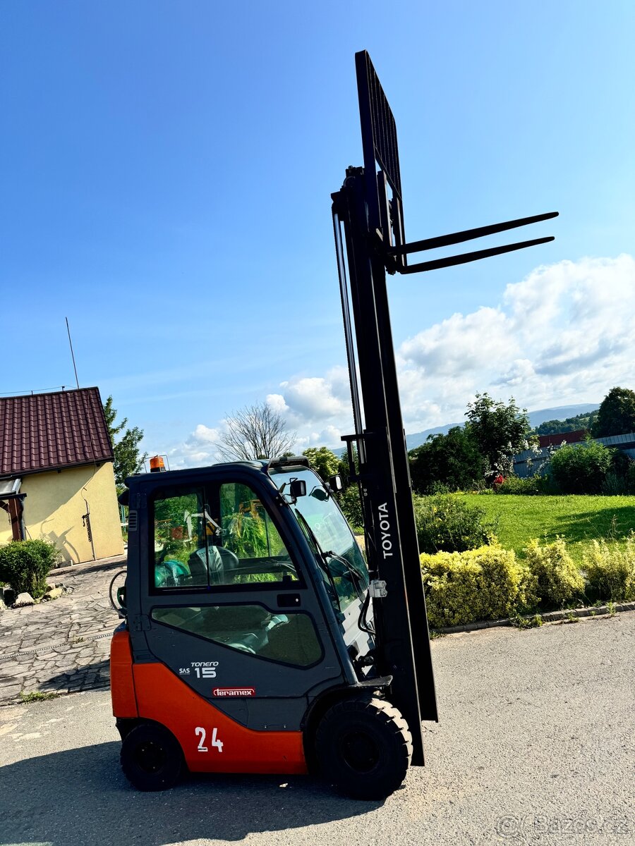 Vysokozdvižný vozík Toyota 02-8F 2010 Lpg - 2