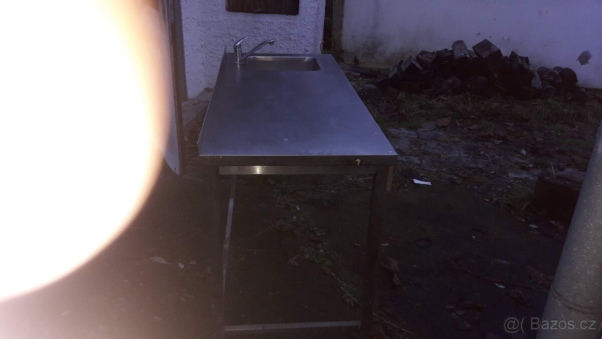 PROFI NERZ STŮL DO KUCHYNĚ - 2