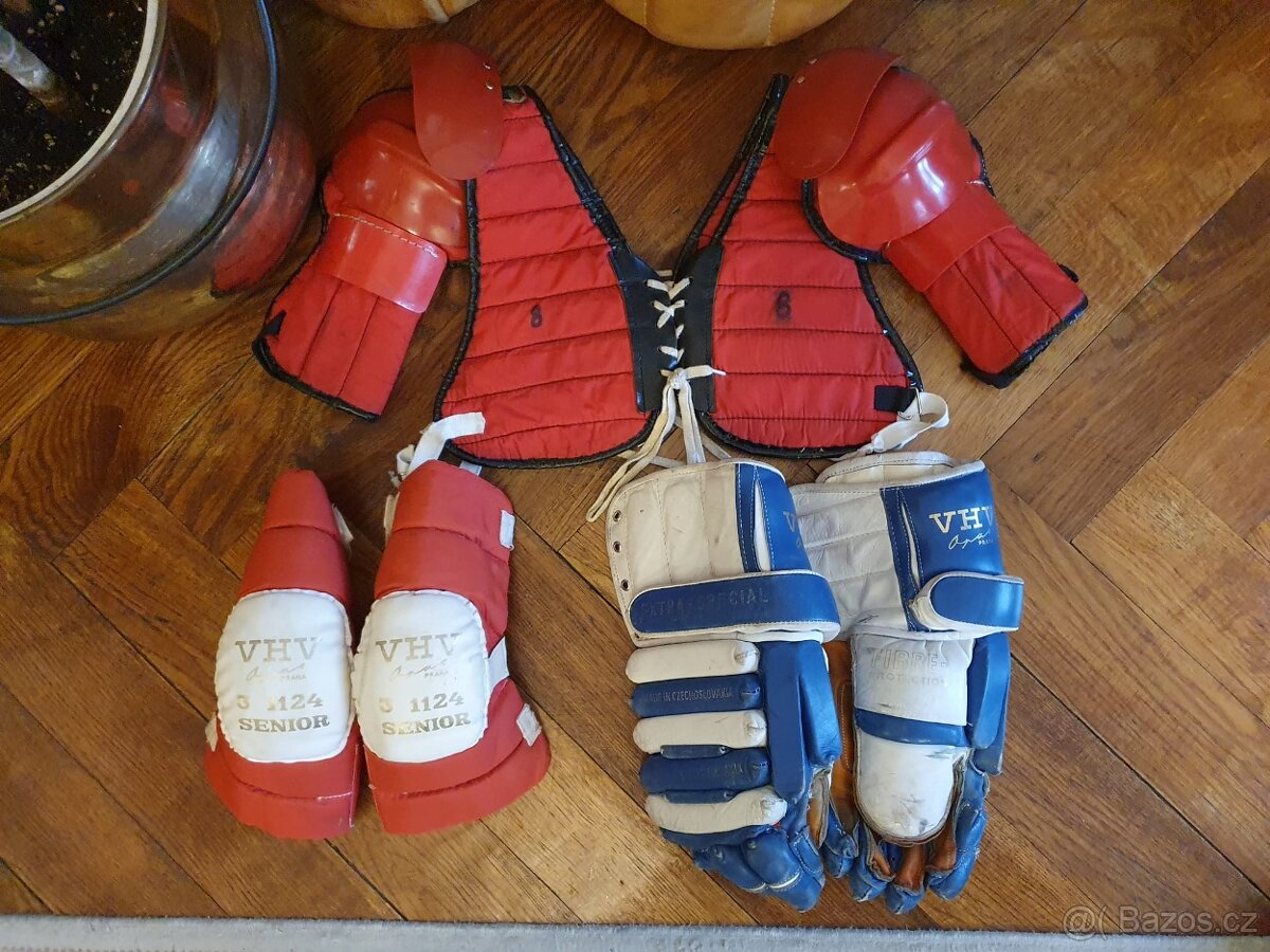 Retro hokejová výstroj - 2