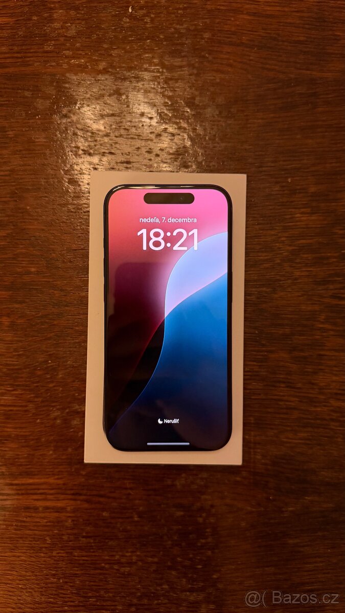 iPhone 15 Pro 256GB Black Titanium - 2