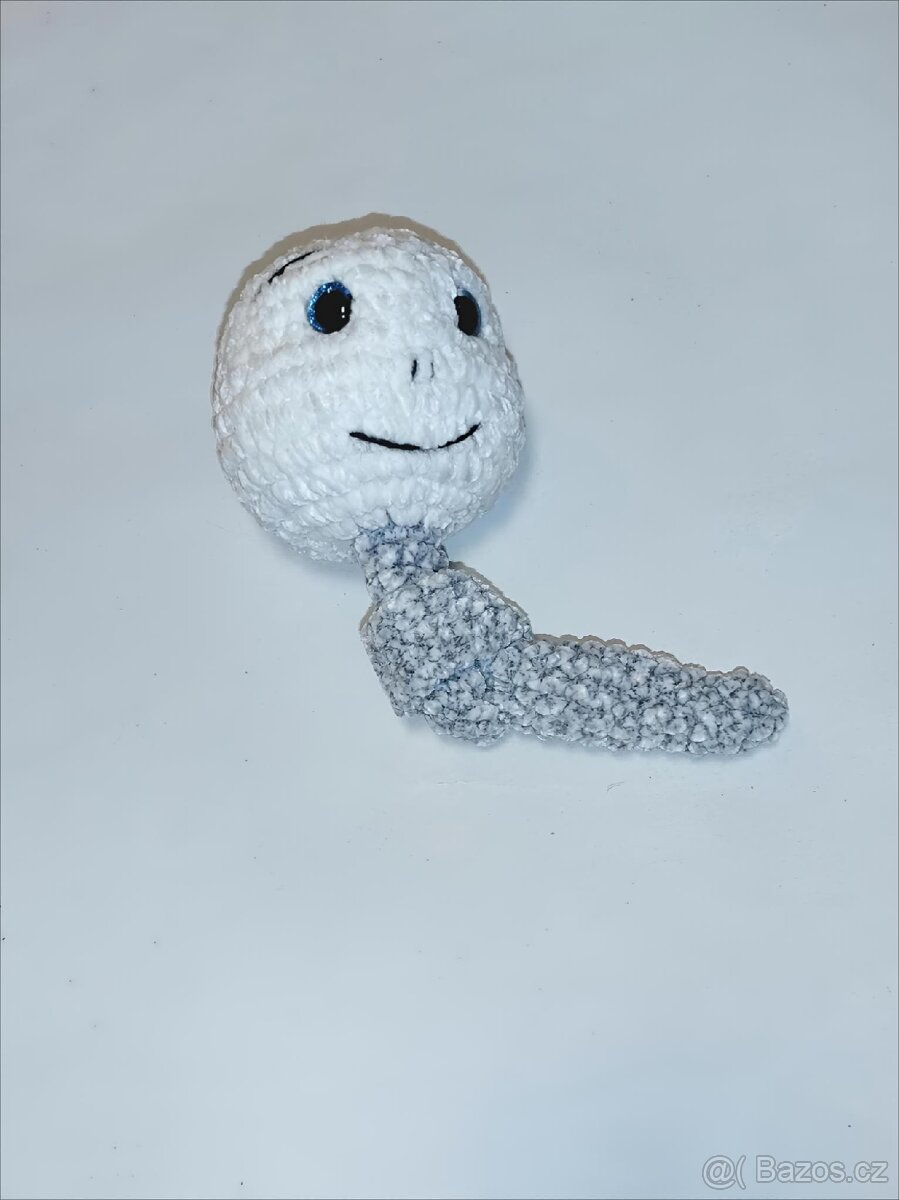 Ručně háčkovaný plyšák - červík - 2