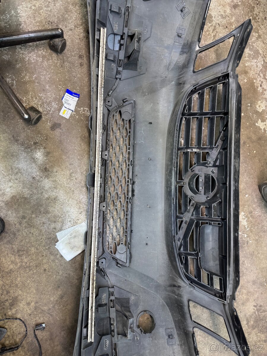 Volvo XC60 lišta do nárazníku - 2