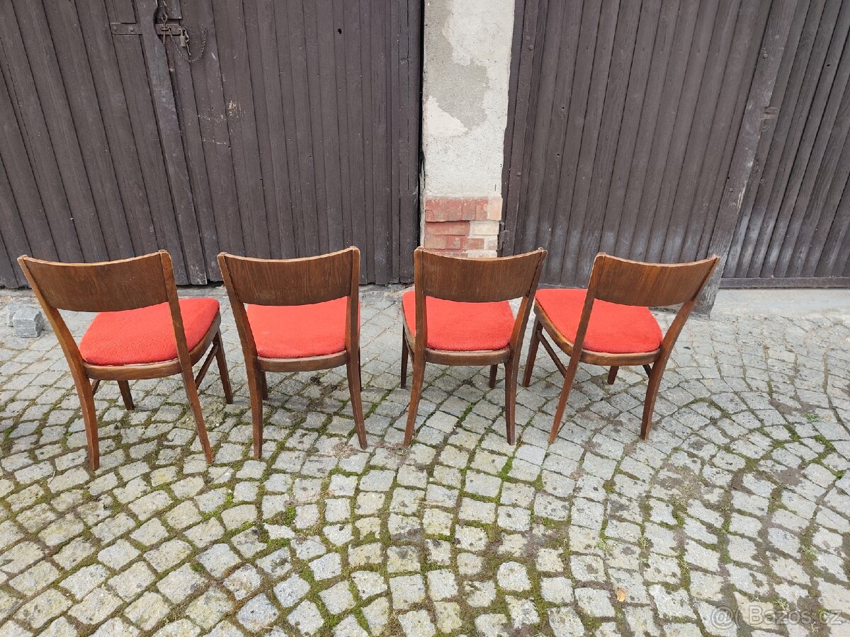 4 staré židle - 2
