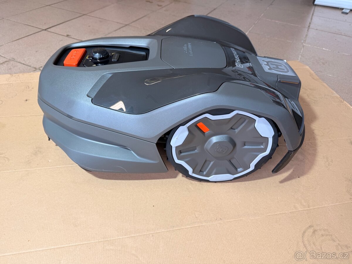 Robotická sekačka Husqvarna Automower 410XE - 2