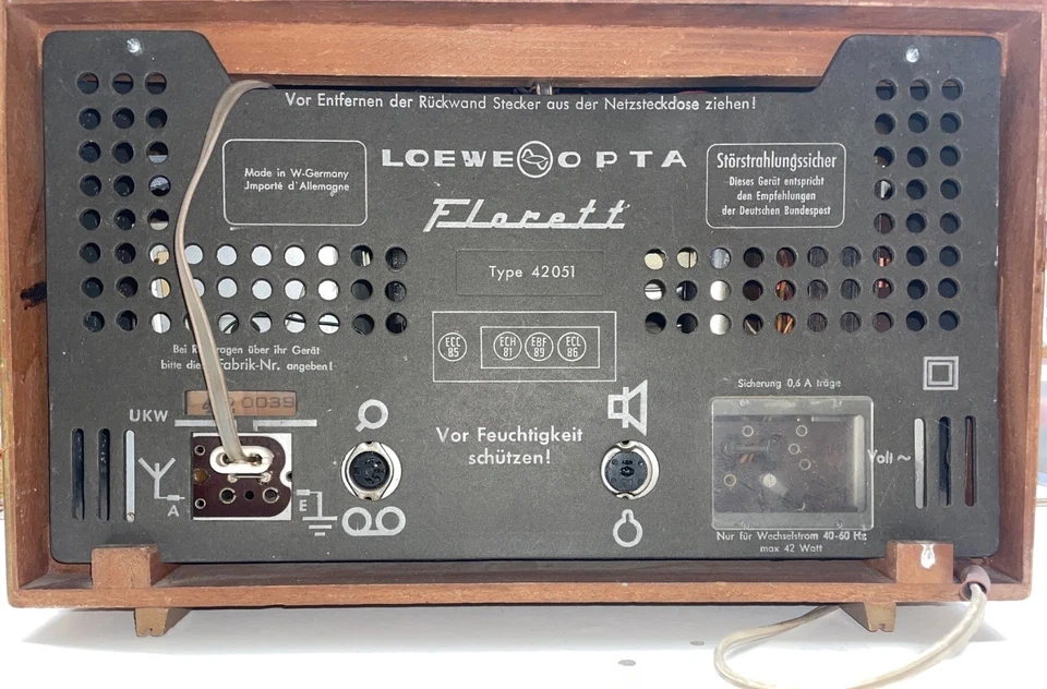 Elektronkové rádio Loewe - 2