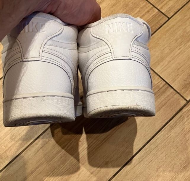 Bílé kotníkové boty NIKE, vel. 39 - 2