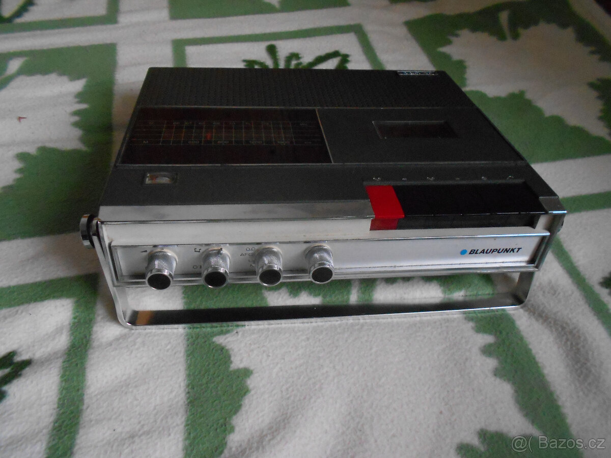 Prodám radiomagnetofony CROWN a BLAUPUNKT - 2