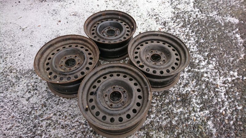 BMW E34 plechové disky 15" - 2