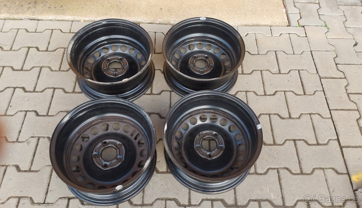 15 zánovní plechové disky - 2