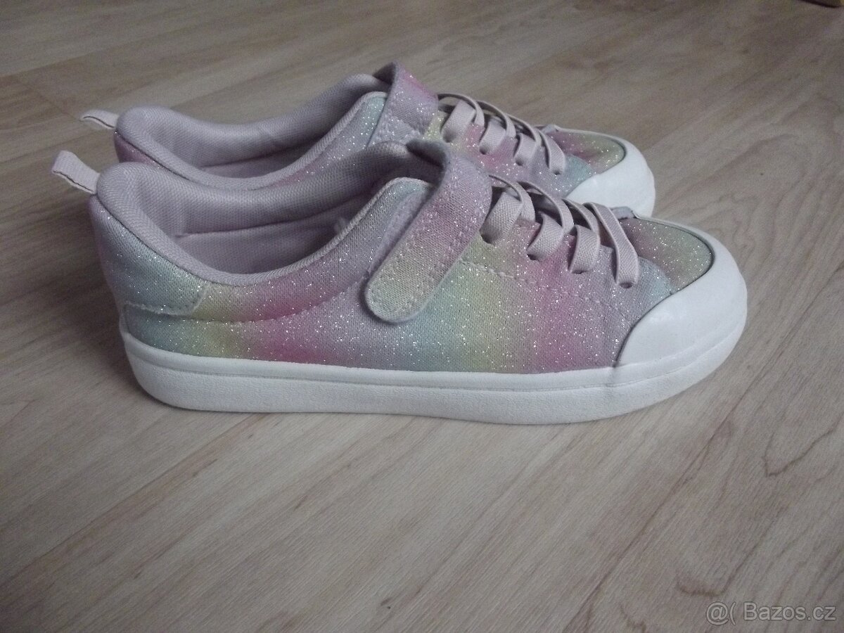 Dívčí tenisky v.34 - 2