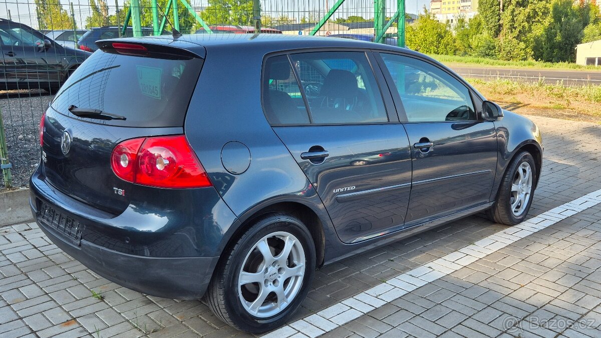 Volkswagen Golf V - 2