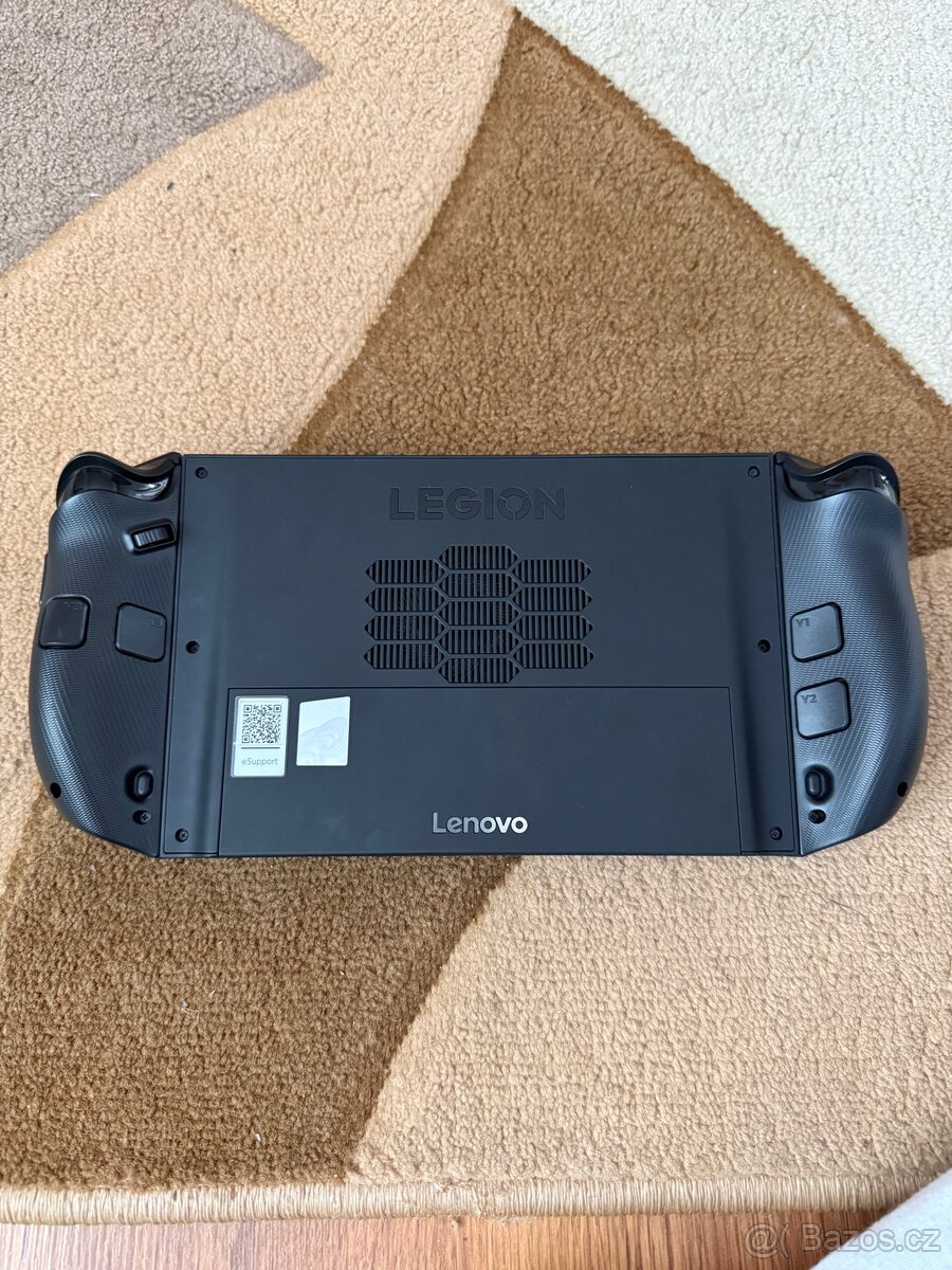 Lenovo Legion Go 8AHP2 - 2
