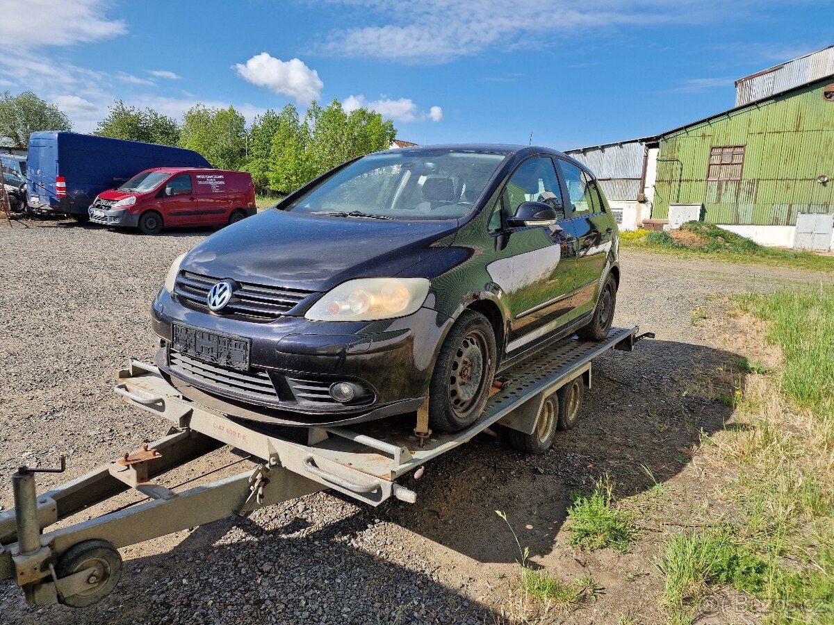 Vw Golf 5 plus 1.6 benzín , levné ND. - 2