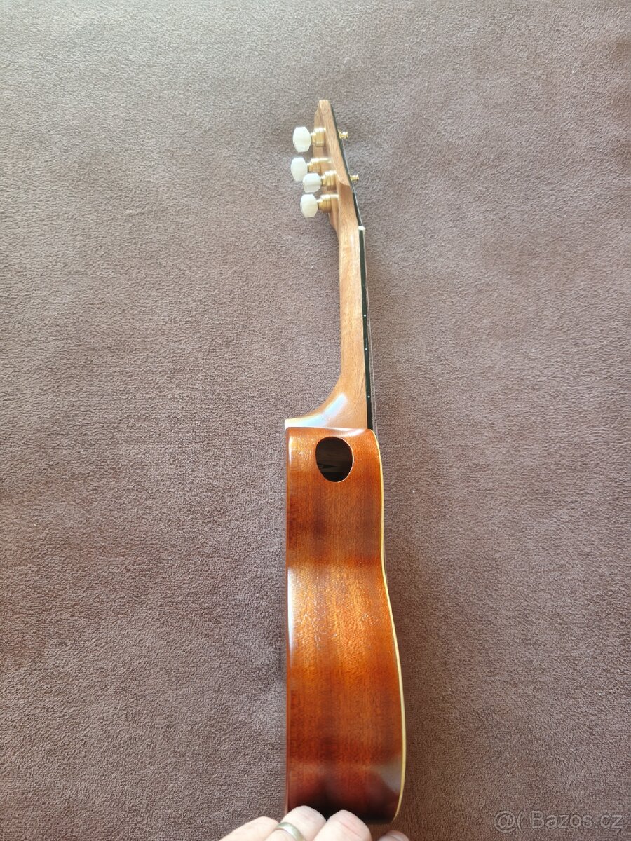 Rebel Double Cheese soprano ukulele - 2