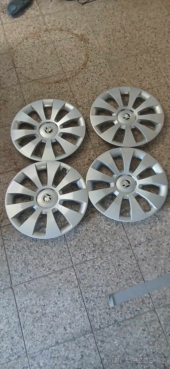 POKLICE ORIGINÁL ŠKODA R16 - 2