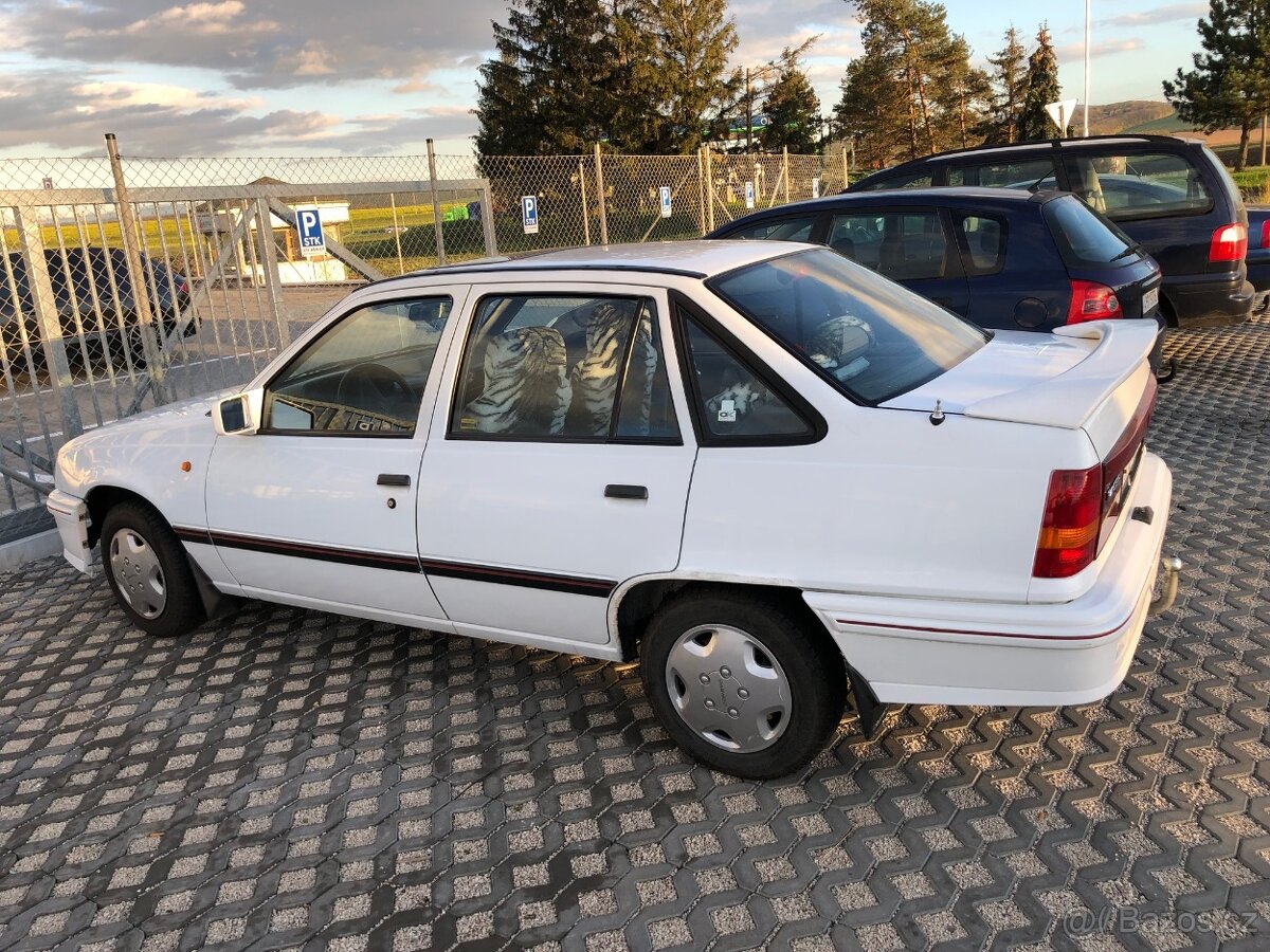 PRODEJ -Daewoo rŔacer - 2