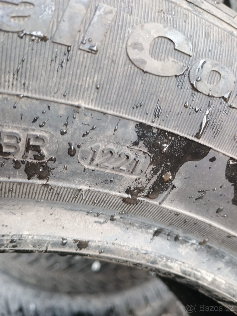 Pneu 205/60 R16 - 2