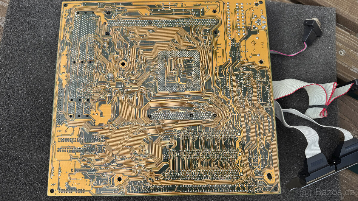 RETRO deska PCChips - M726MRT - Socket 370 a Slot 1 + - 2