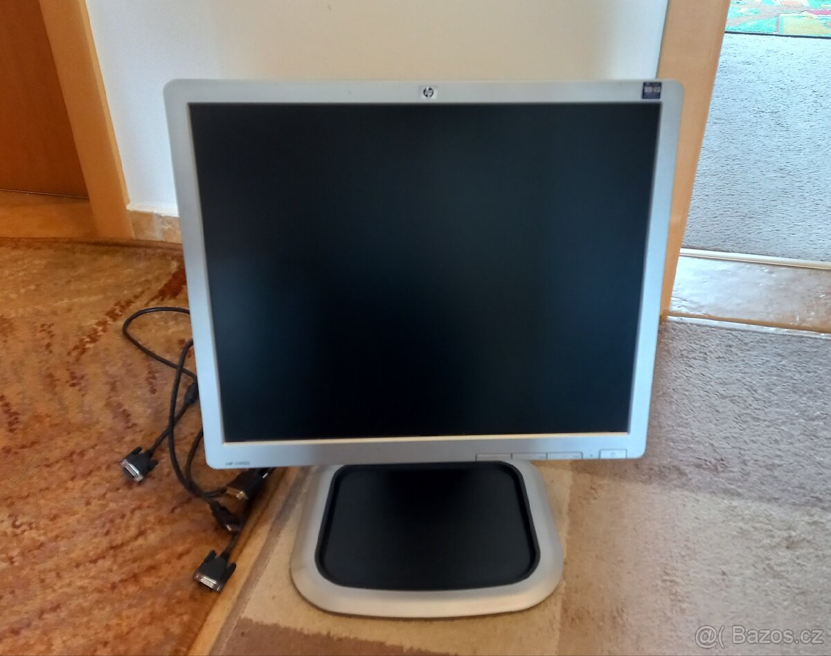 Značkový 19" LCD monitor HP Compaq - 2