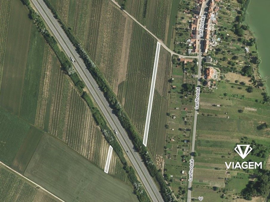 Pole 1 963 m² - 2