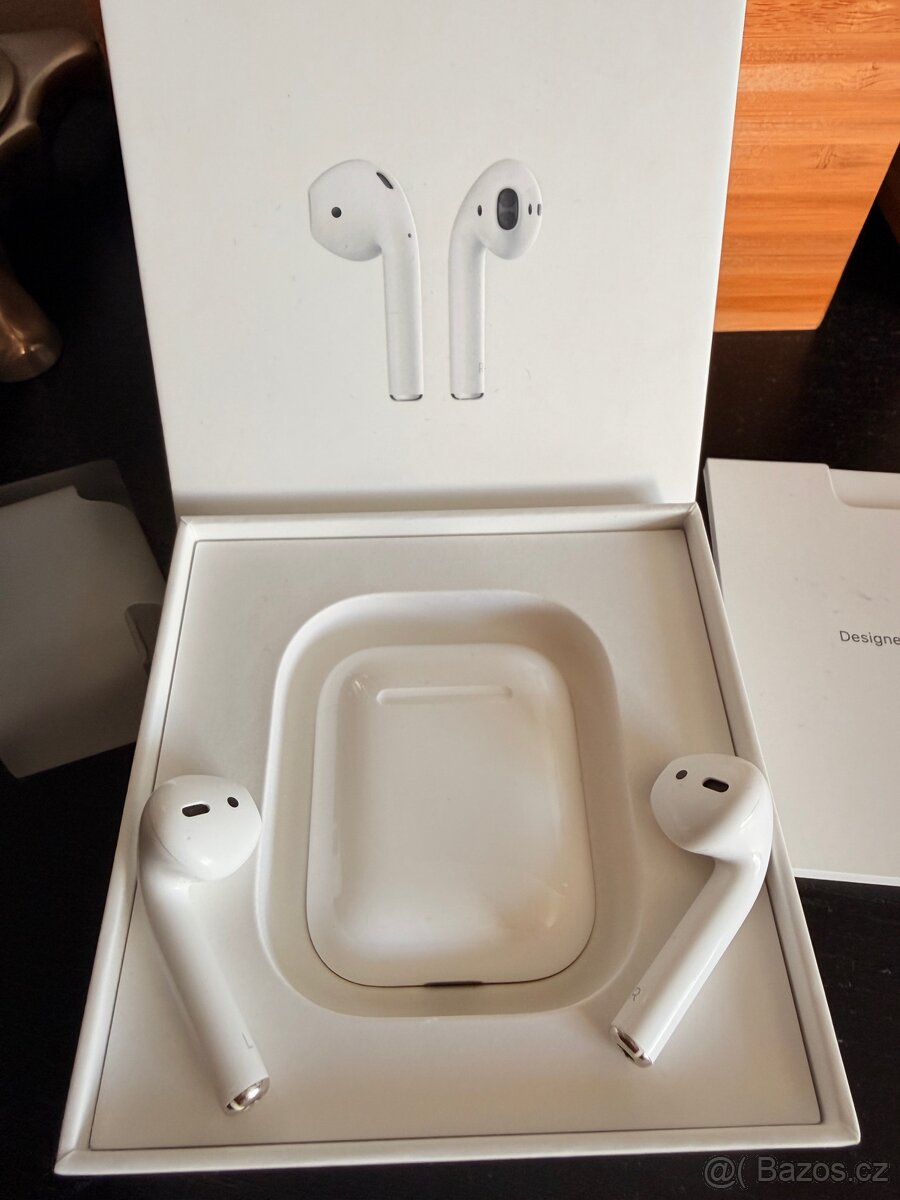 Apple AirPods 1. generace - 2
