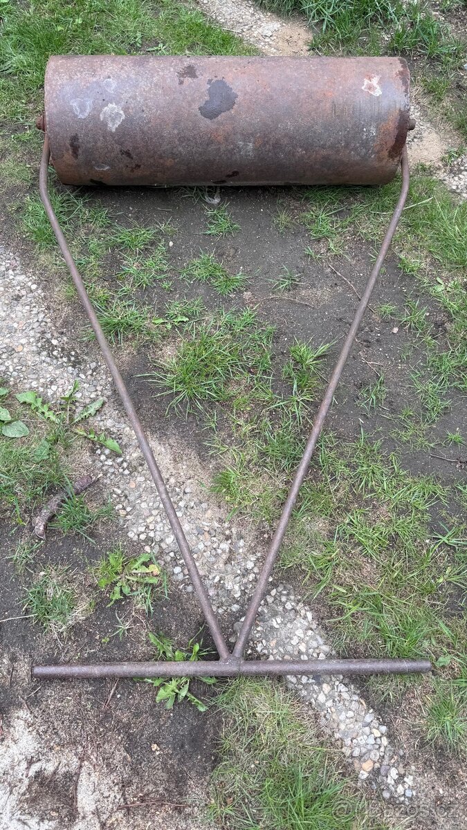 Travní válec, šíře 94 cm, průměr 32 cm, kovový - 2