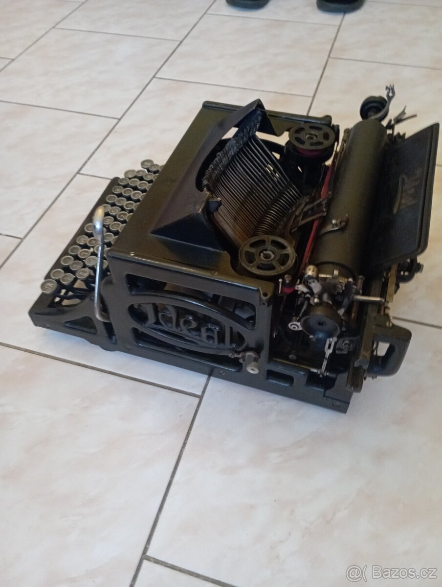 Psací stroj - 2