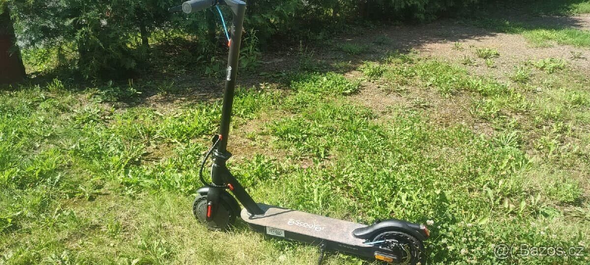 ElektroKoloběžka eScooter E5 250W - 2