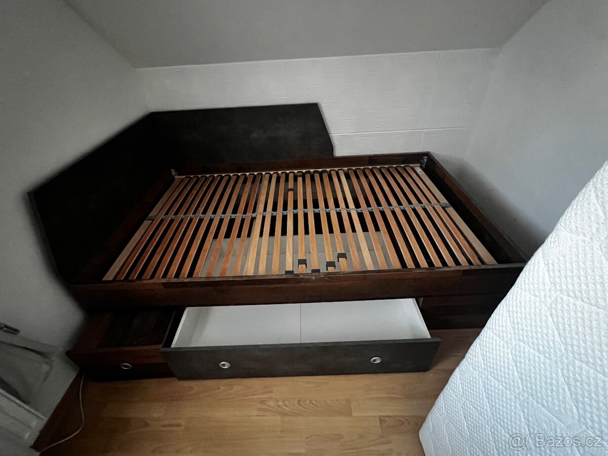 Prodám postel s vysouvajícím šuplíkem - 2