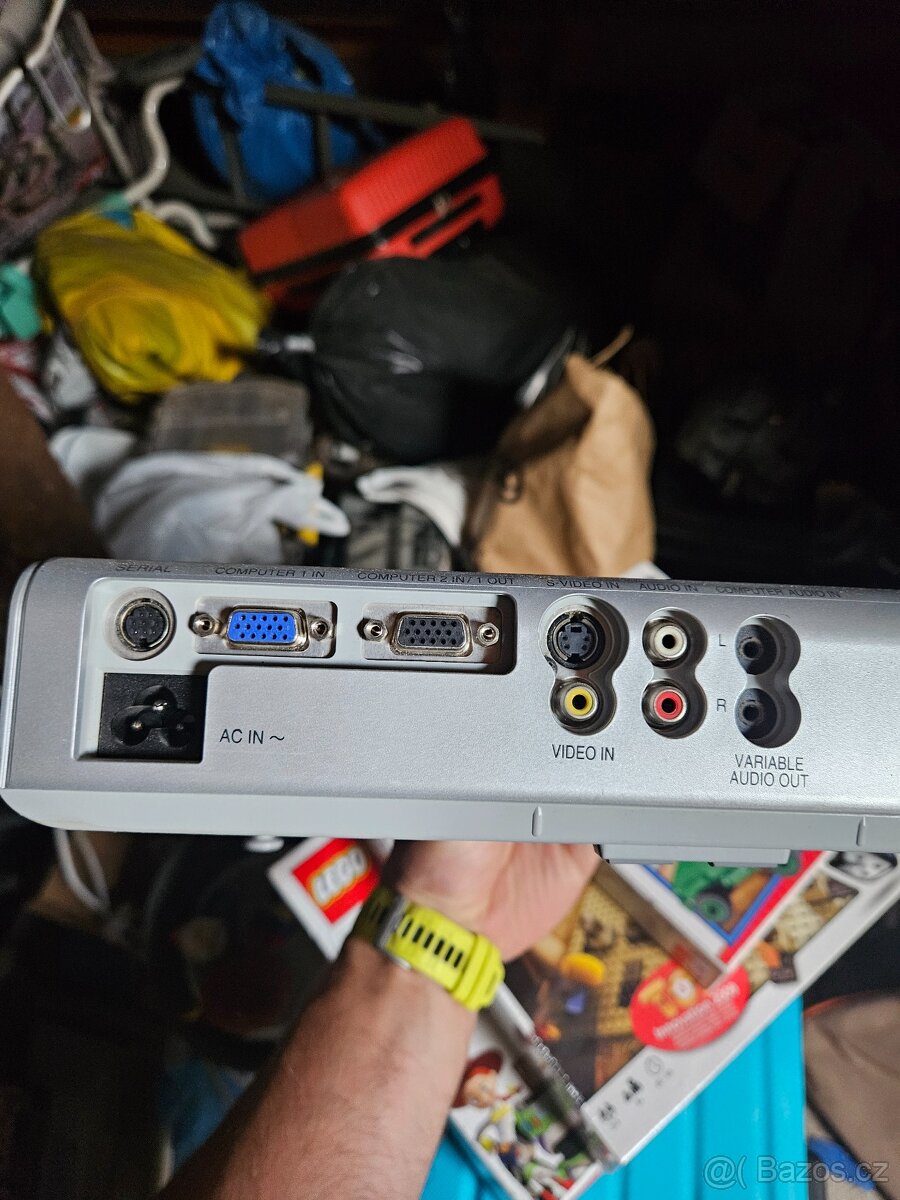 Projektor Panasonic LCD PT-LB51E - 2