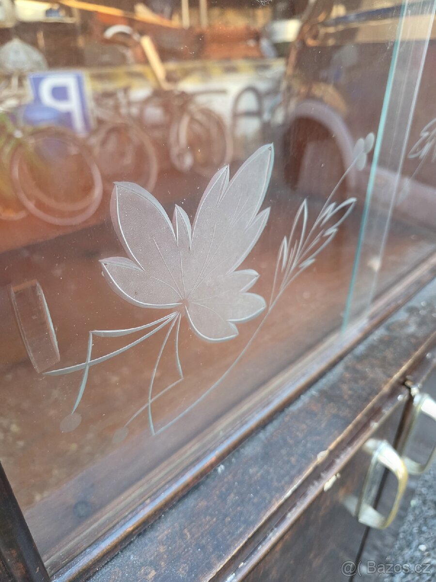 Stará skříňka - 2