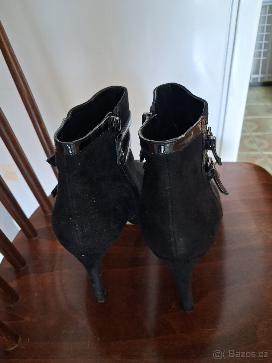 Kotníčkové semišové - 2