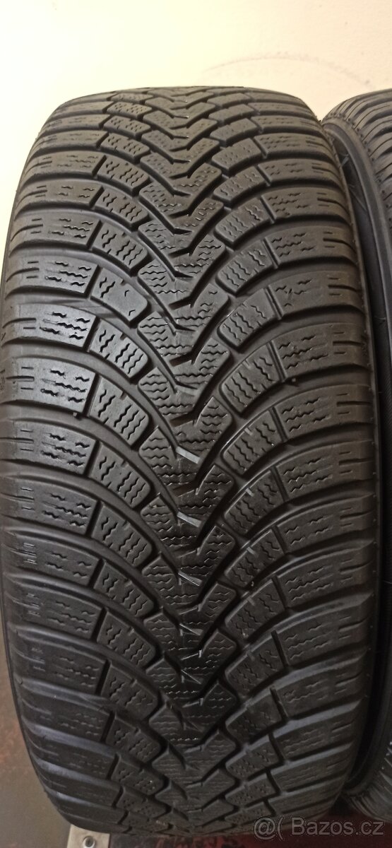 Falken Eurowinter HS01 195/55 R16 87H 5,5 - 6 mm - 2