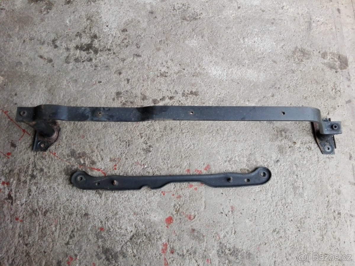 Škoda Octavia 2 držáky podmotorového plechu - 2