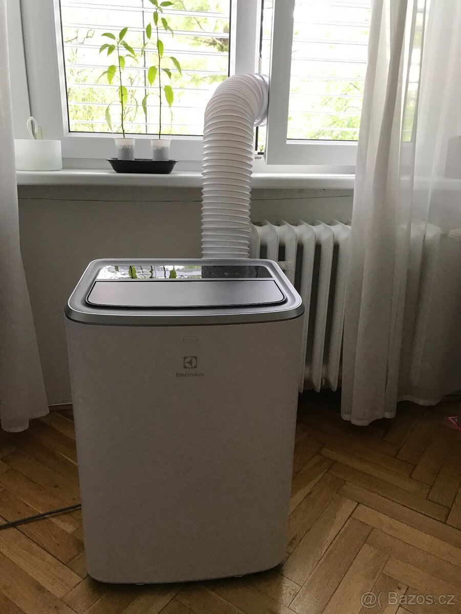Mobilní klimatizace / topení / sušič Electrolux EXP34U338HW - 2