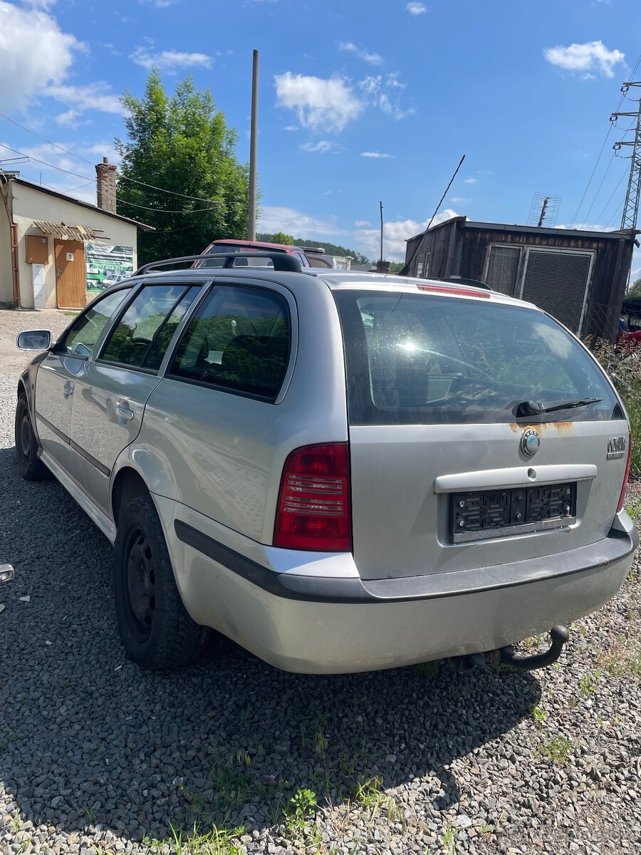 Škoda Octavia combi - náhradní díly - 2