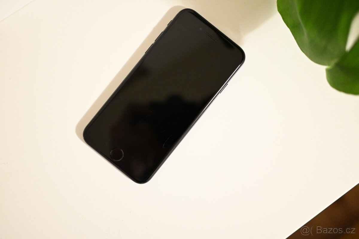 iPhone SE 2020 128gb, baterie 100% - 2