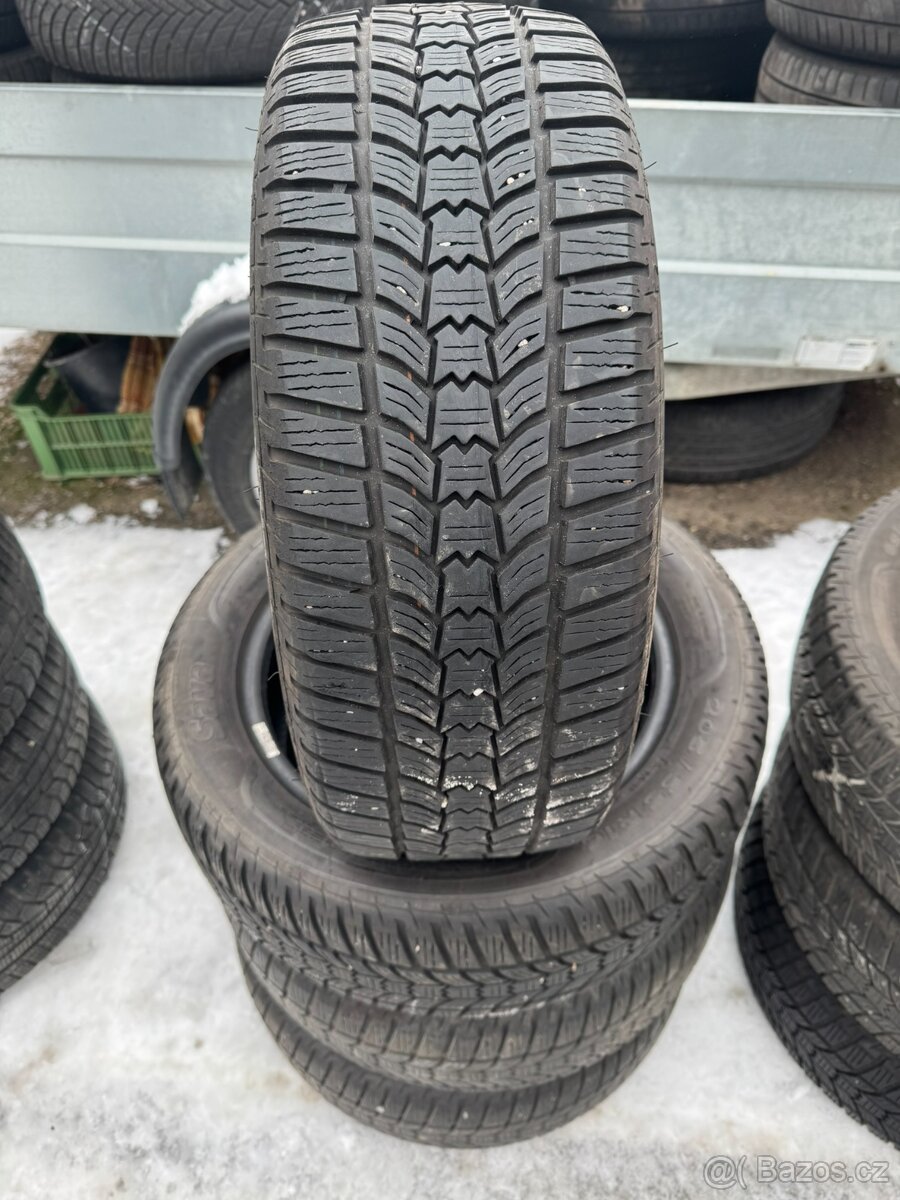 4ks zimní 205/5516 + 205/60/16 sada 85% - 2