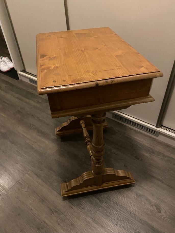 Starožitný stolek - 2