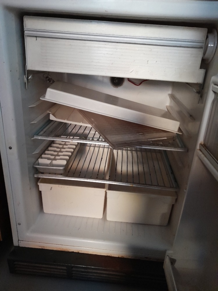 Prodám ledničku Calex - 2